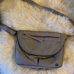Lululemon cross body festival bag